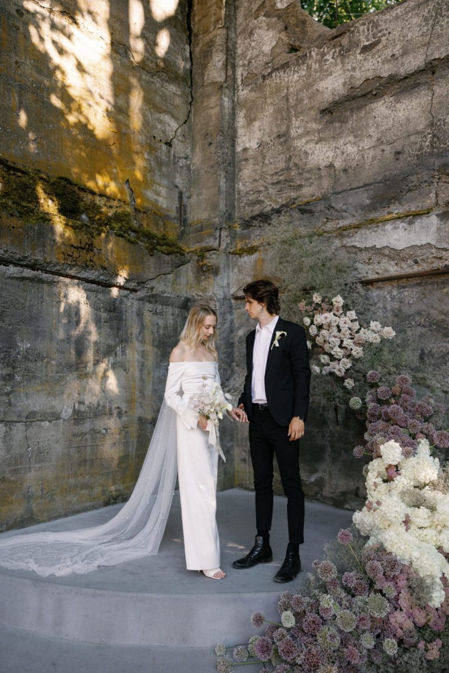 Hood River wedding portrait by Lauren Miles